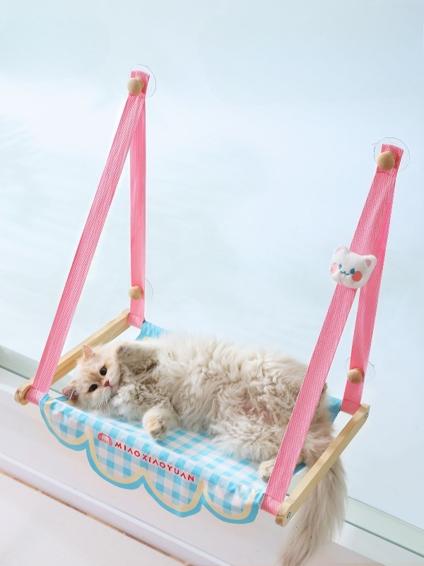 سرير قطط معلق على النافذة بلون - مراجعة Cat Window Perch وسعره